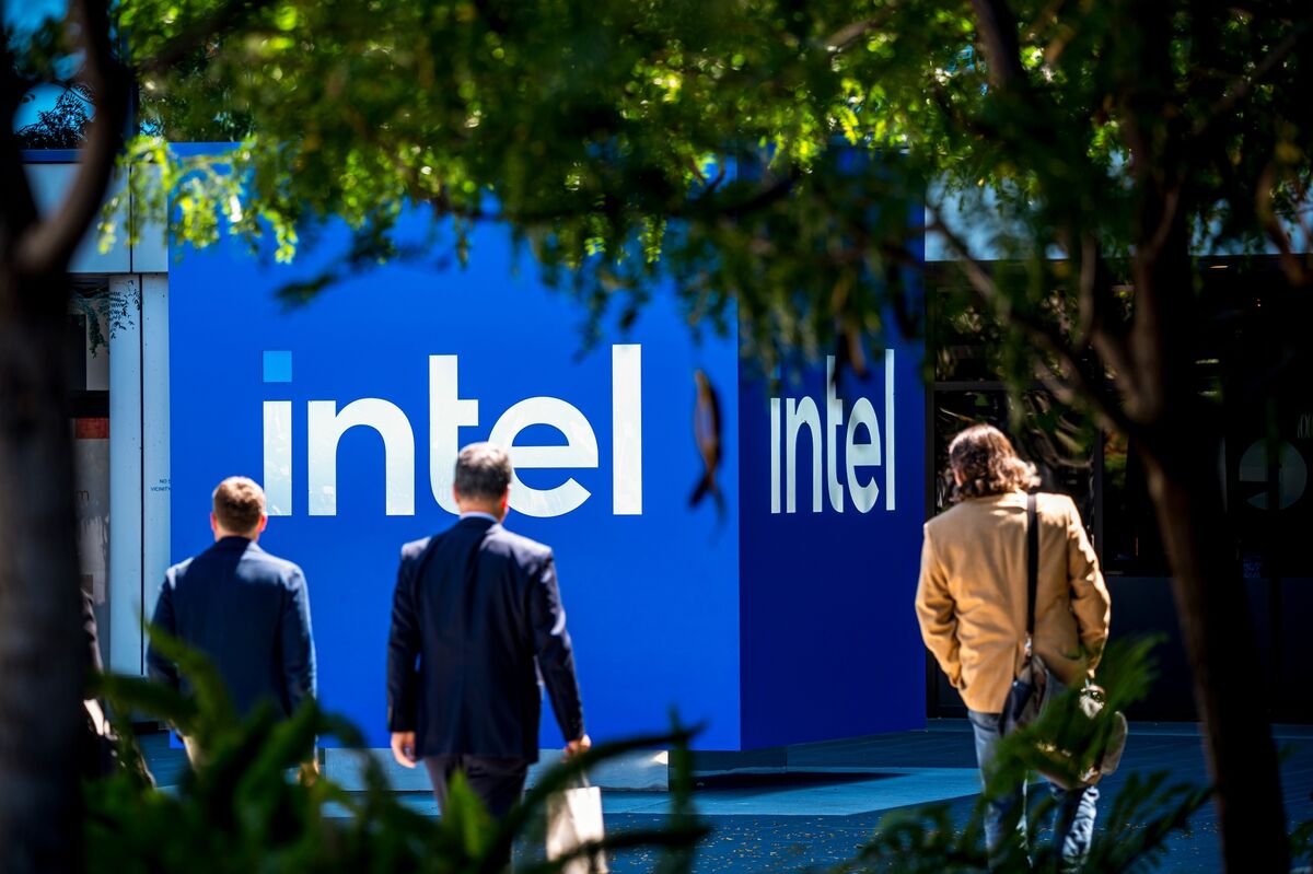 Intel's $8.9 Billion Government Lifeline: The Deal That Changes Everything